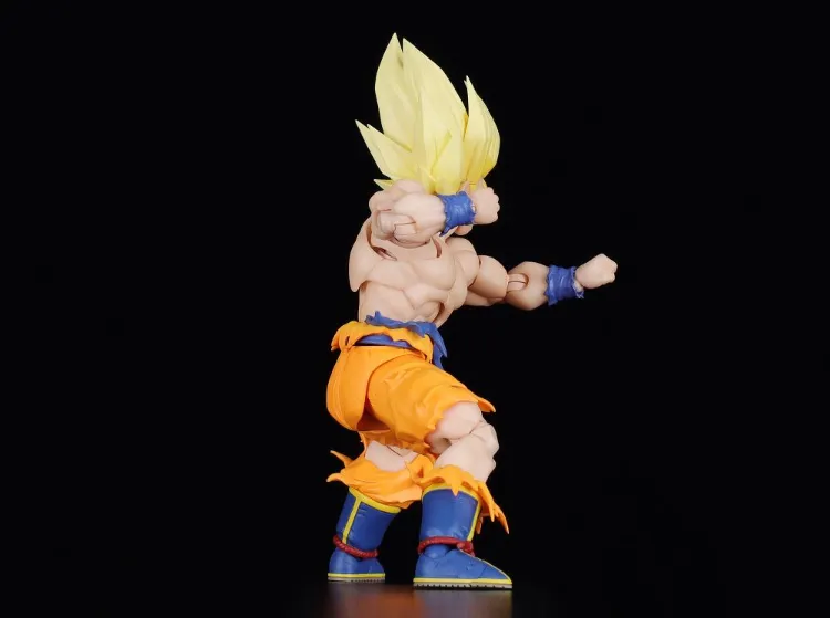 Bandai DRAGON BALL Z - Super Sayian Son Goku - S.H. Figua